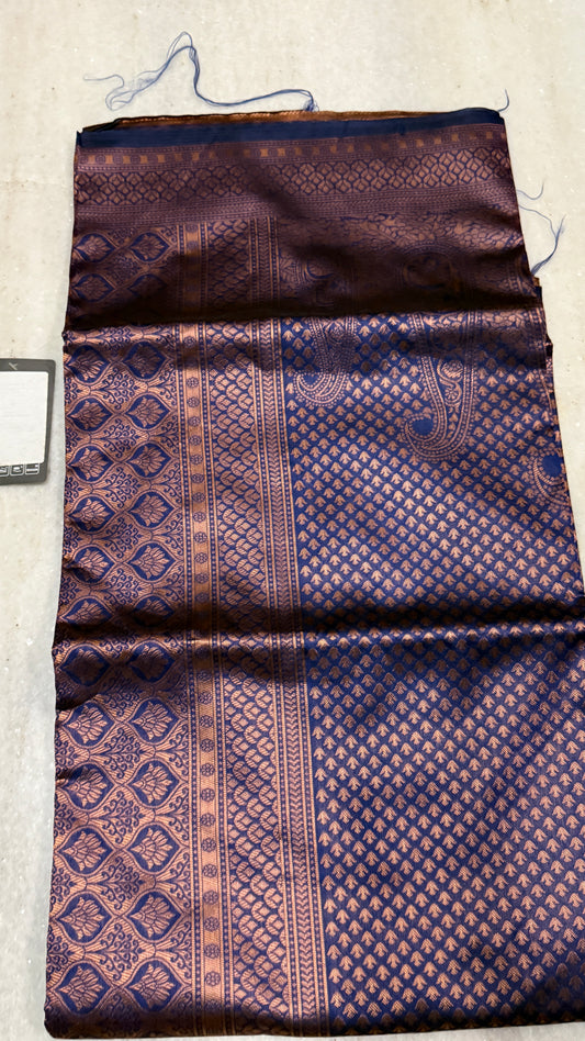 Shop charcoal grey Kanchipuram silk saree with rich maroon zari border. Elegant, luxurious & perfect for weddings and festive wear. Includes blouse piece.