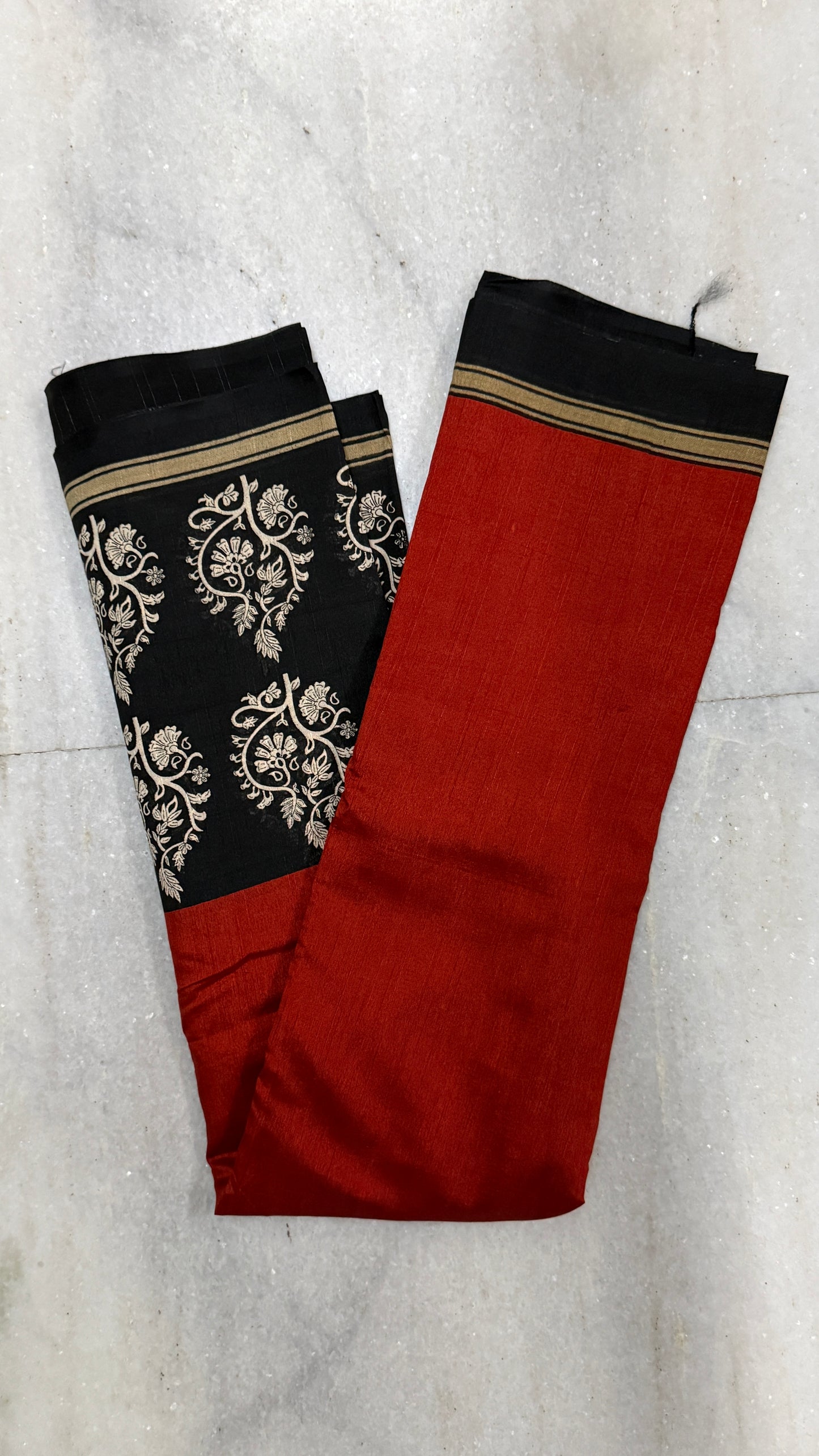 Red & Black Cotton Handloom Saree with Blouse Piece – Soft Lightweight Daily Wear Saree