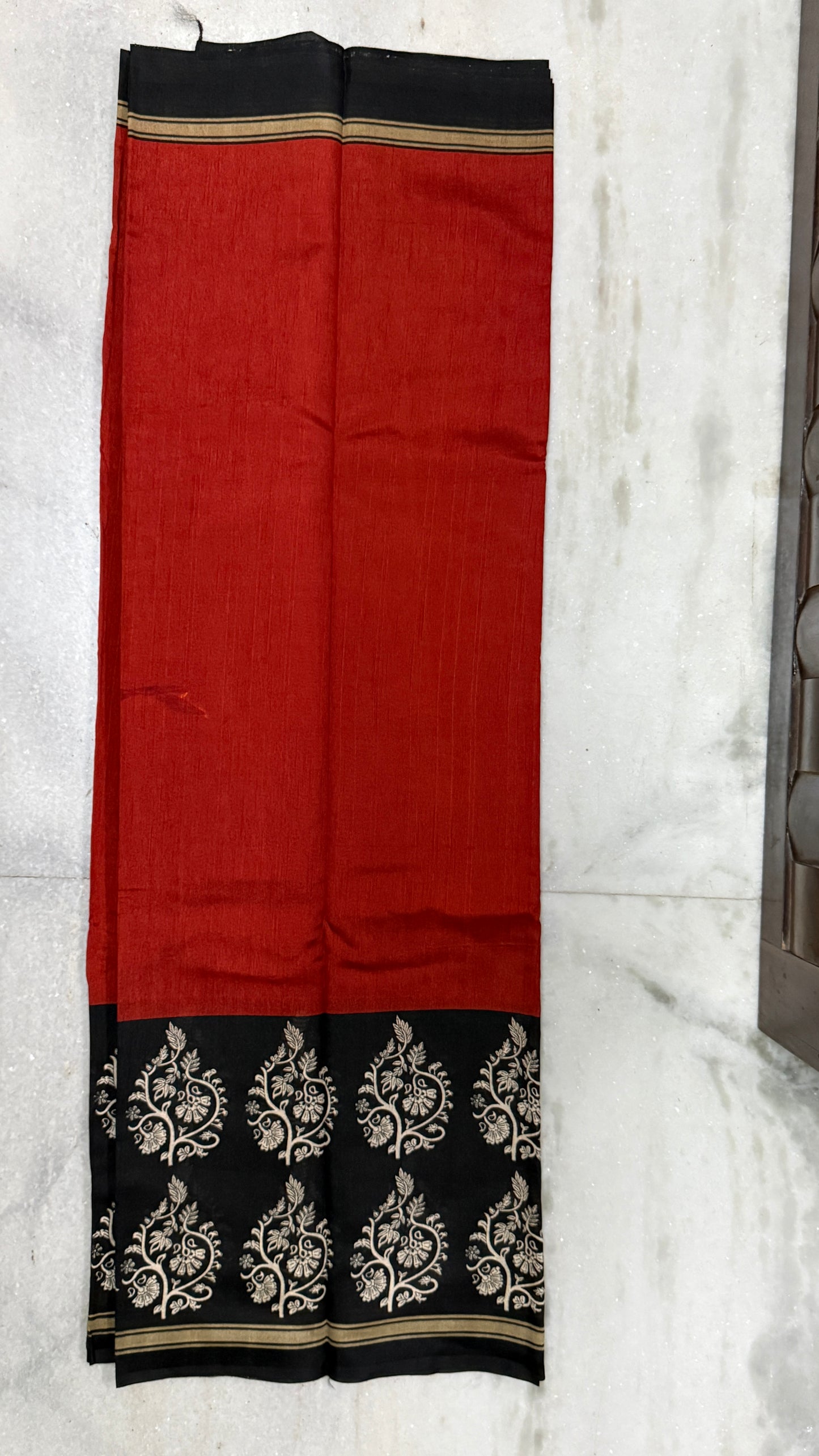 Red & Black Cotton Handloom Saree with Blouse Piece – Soft Lightweight Daily Wear Saree
