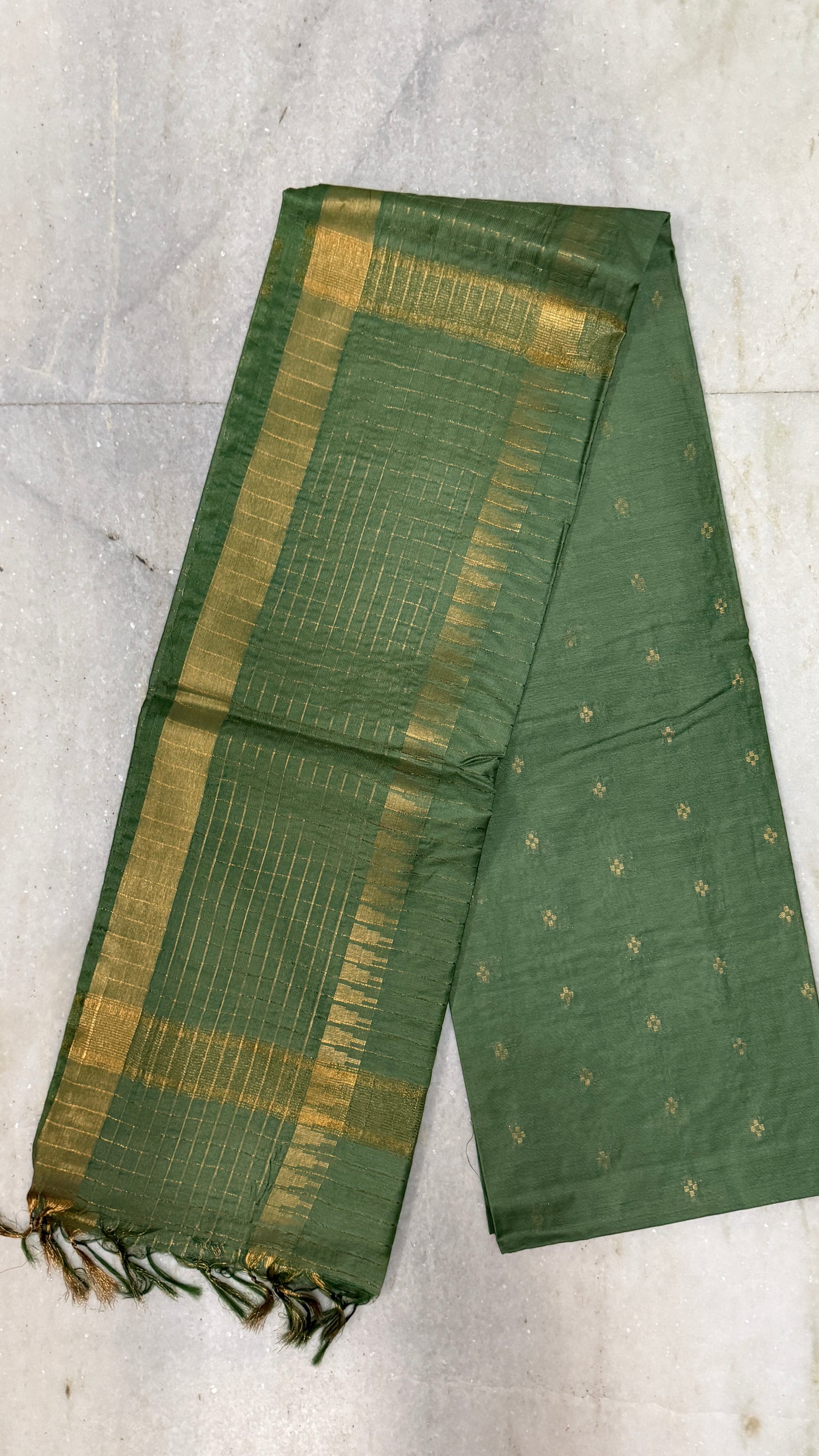 Handloom Cotton Silk Saree with Blouse Piece – Olive Green Lightweight Office Wear Saree with Gold Zari Border