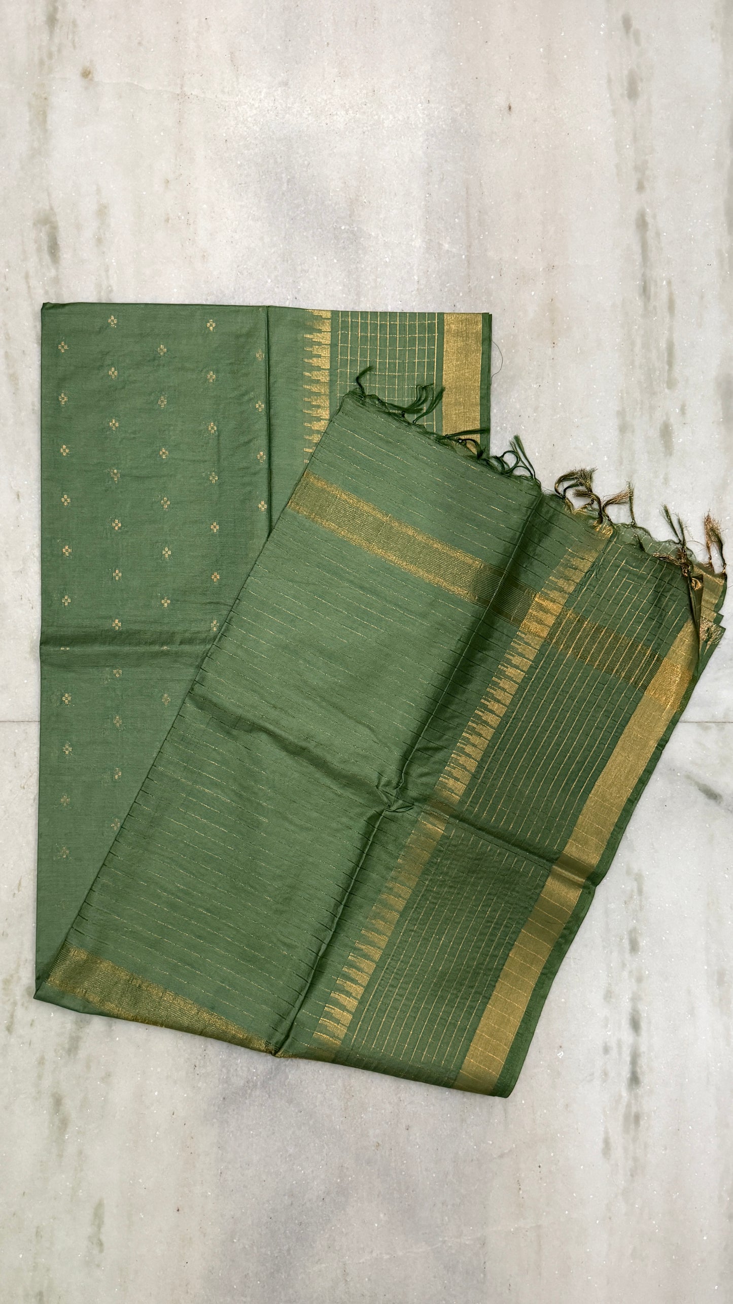 Handloom Cotton Silk Saree with Blouse Piece – Olive Green Lightweight Office Wear Saree with Gold Zari Border