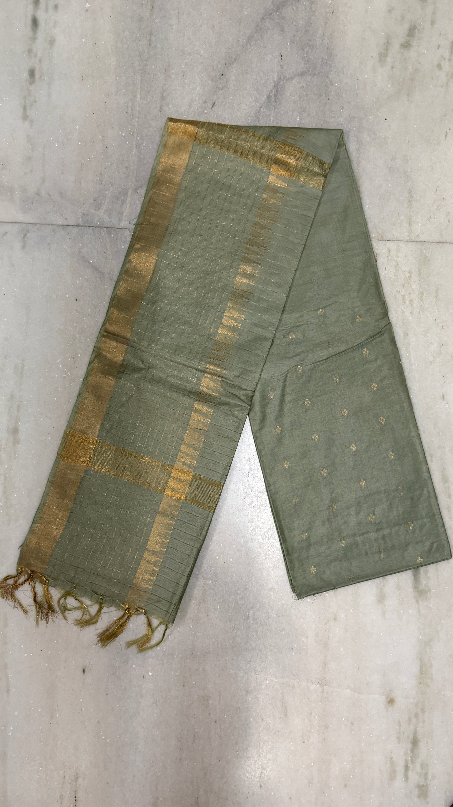 Handloom Cotton Silk Saree with Blouse Piece – Light Sage Green Lightweight Office Wear Saree with Gold Zari Border