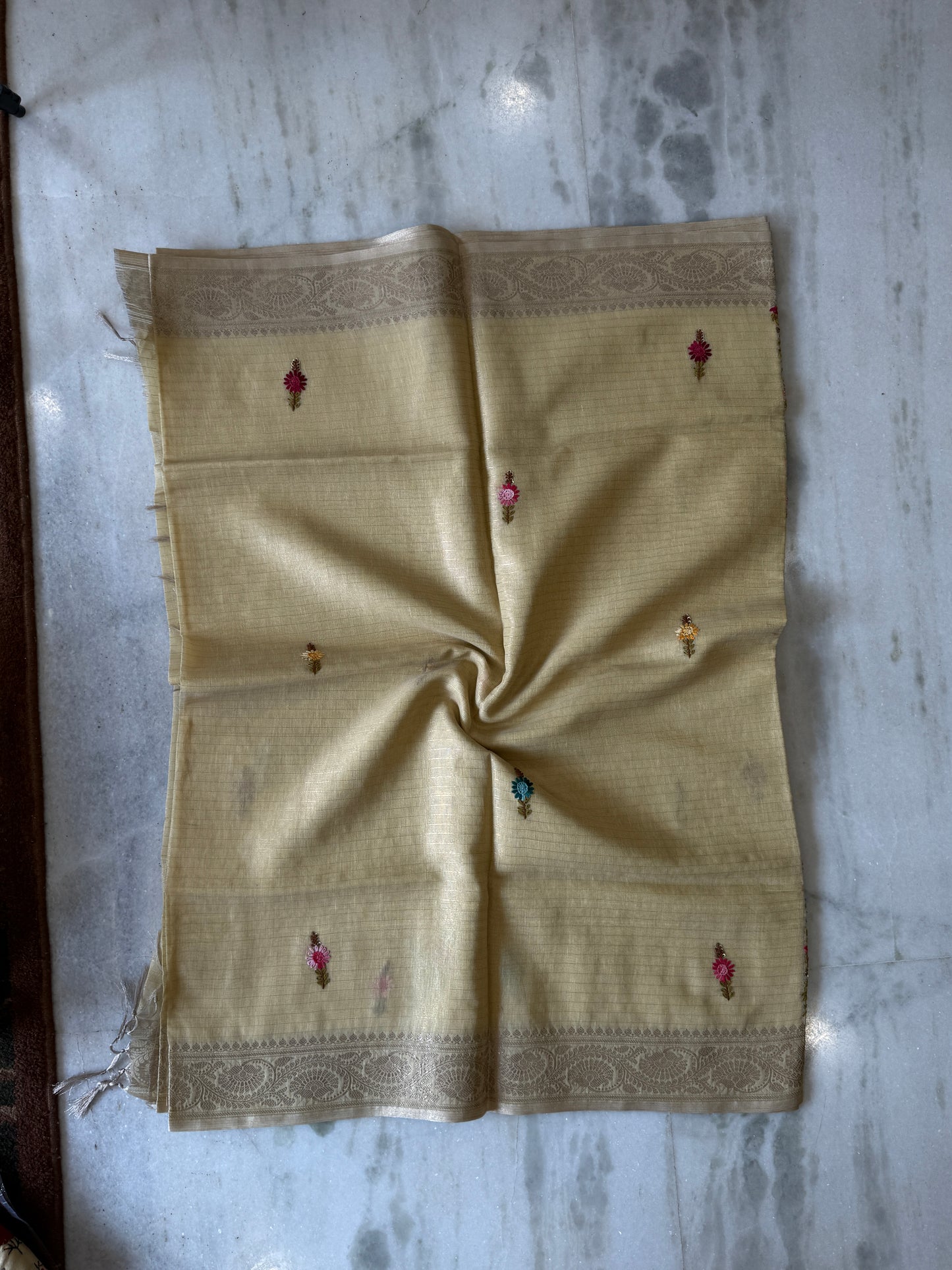 Kaya Kalpo Cream Benarasi Kota Silk Saree with Floral Embroidery Work