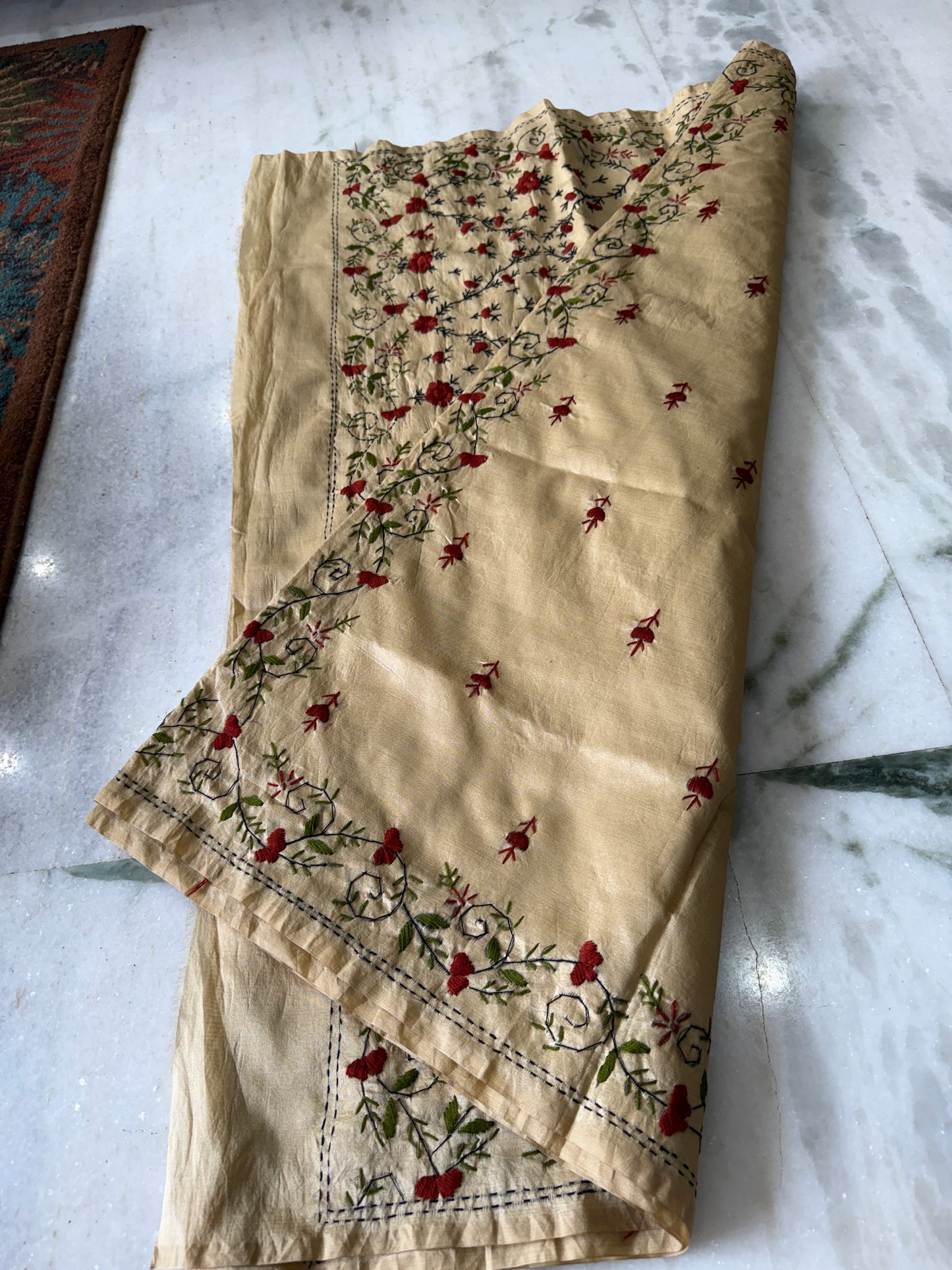 Kaya Kalpo Beige Kantha Stitch Saree with Floral Embroidery Work