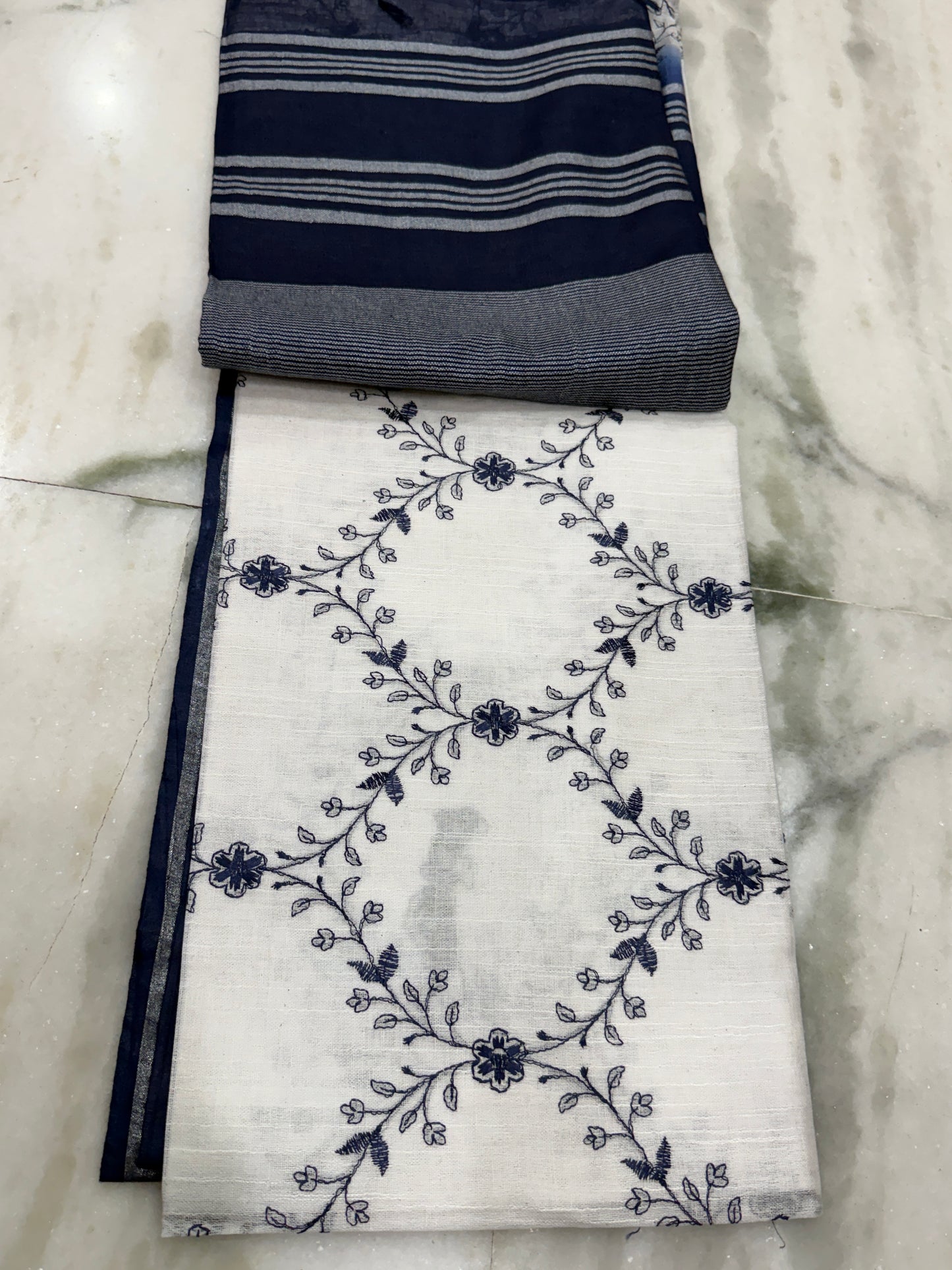 Kaya Kalpo Blue & White Linen Kantha Stitch Saree with Floral Design & Tassels