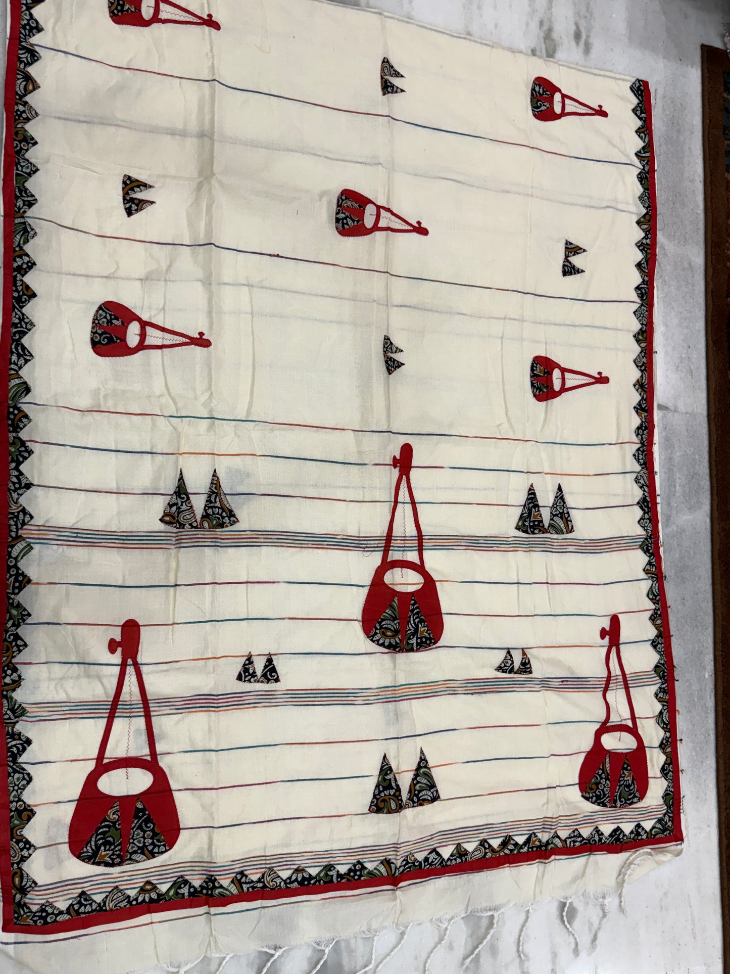 Off-White Cotton Applique Handloom Saree | Veena & Musical Motif | Traditional Indian Ethnic Wear