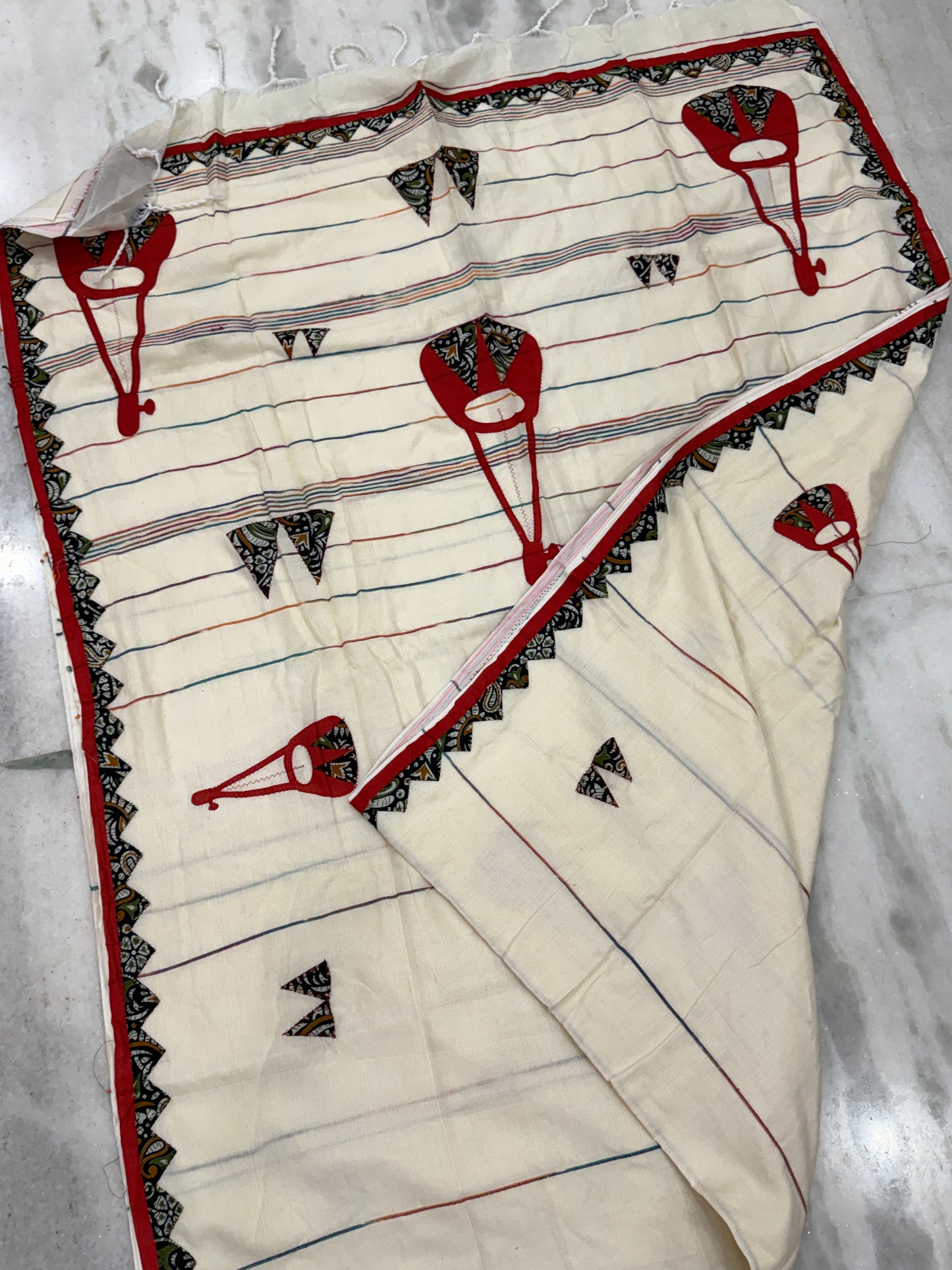 Off-White Cotton Applique Handloom Saree | Veena & Musical Motif | Traditional Indian Ethnic Wear